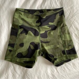 ZYIA | Green Camouflage Shorts | XS